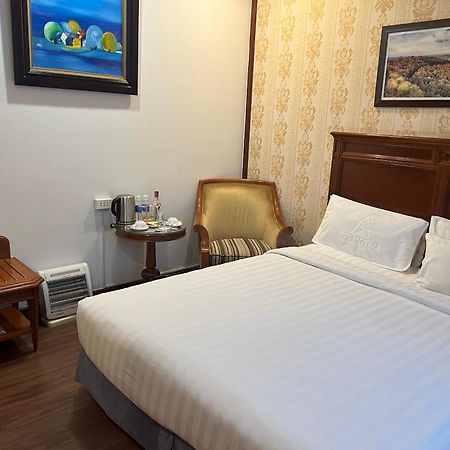 A25 Hotel - 19 Phan Dinh Phung Ханой Екстер'єр фото