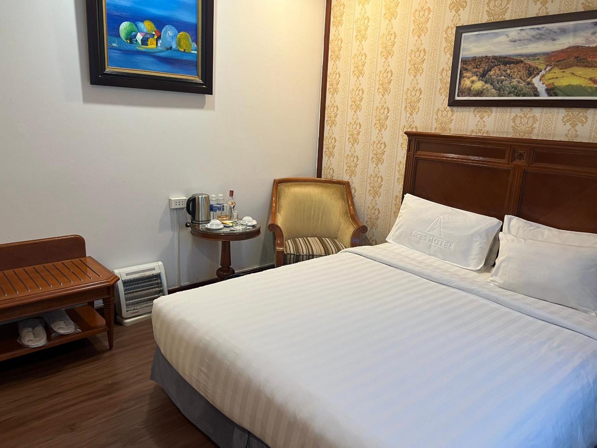 A25 Hotel - 19 Phan Dinh Phung Ханой Екстер'єр фото