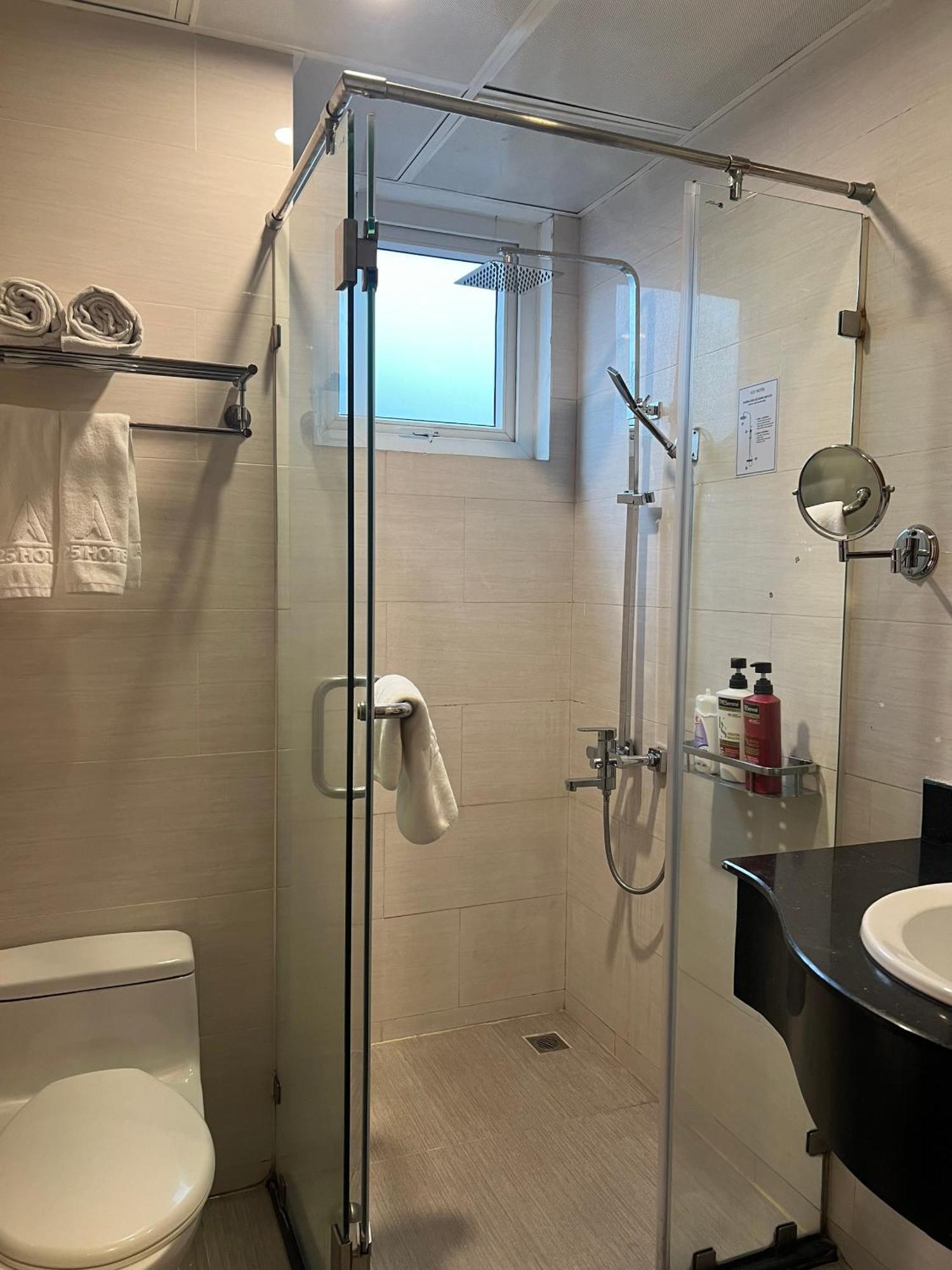 A25 Hotel - 19 Phan Dinh Phung Ханой Екстер'єр фото