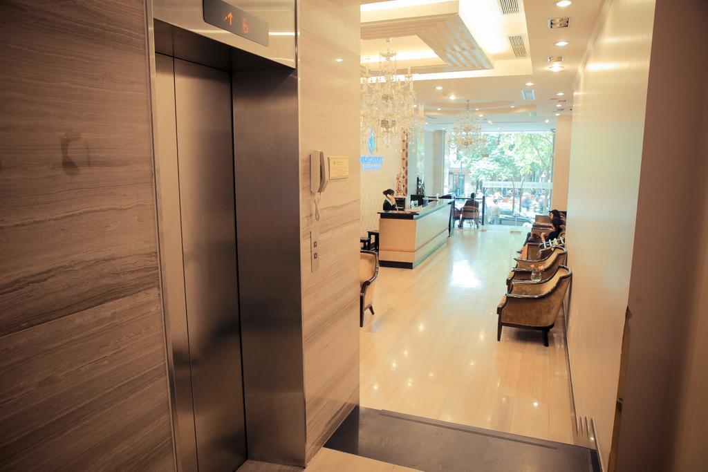 A25 Hotel - 19 Phan Dinh Phung Ханой Екстер'єр фото