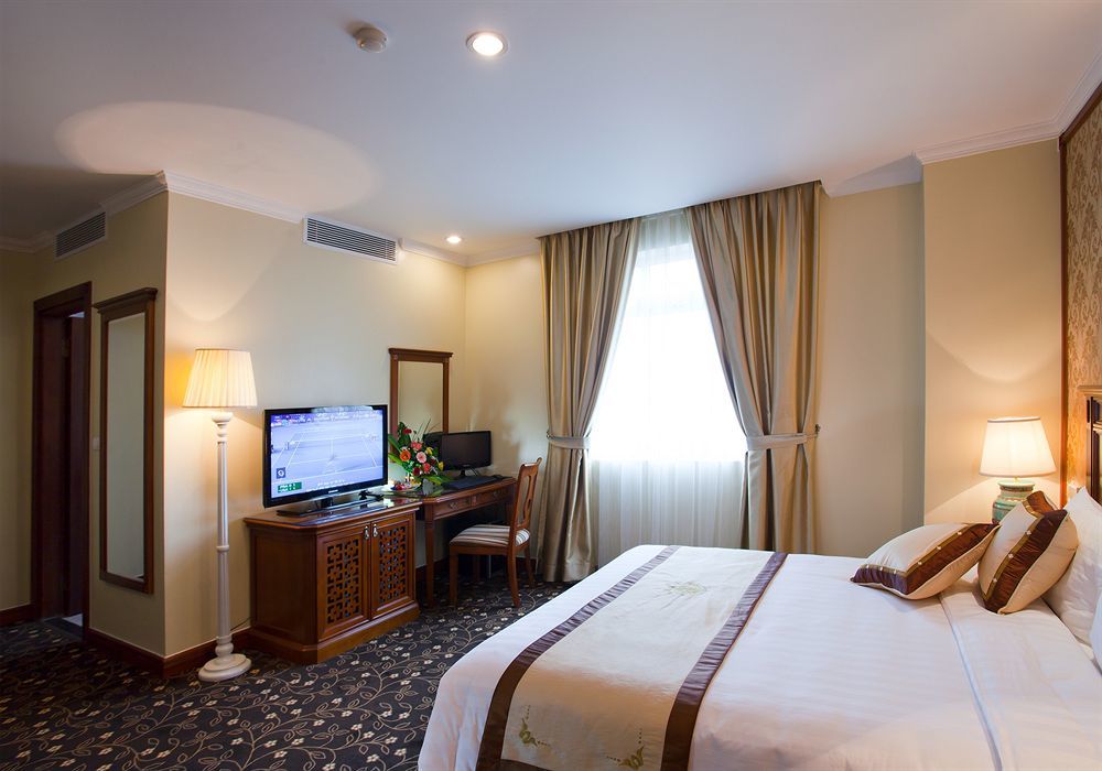 A25 Hotel - 19 Phan Dinh Phung Ханой Екстер'єр фото